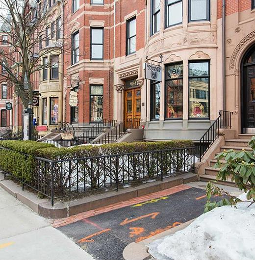 Photo of 270 Newbury Street