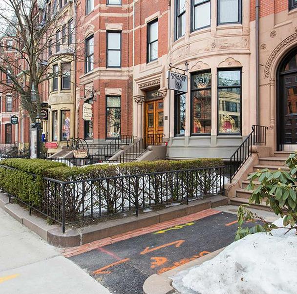Photo of 270 Newbury Street