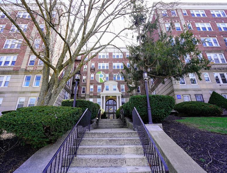 Photo of 1810 Commonwealth Ave