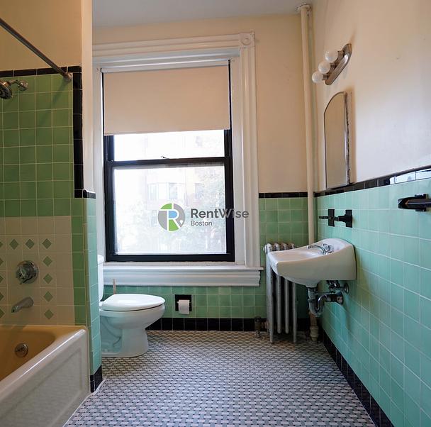 Photo of 504 Beacon St