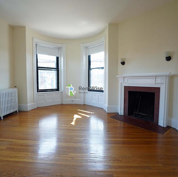 Photo of 504 Beacon St