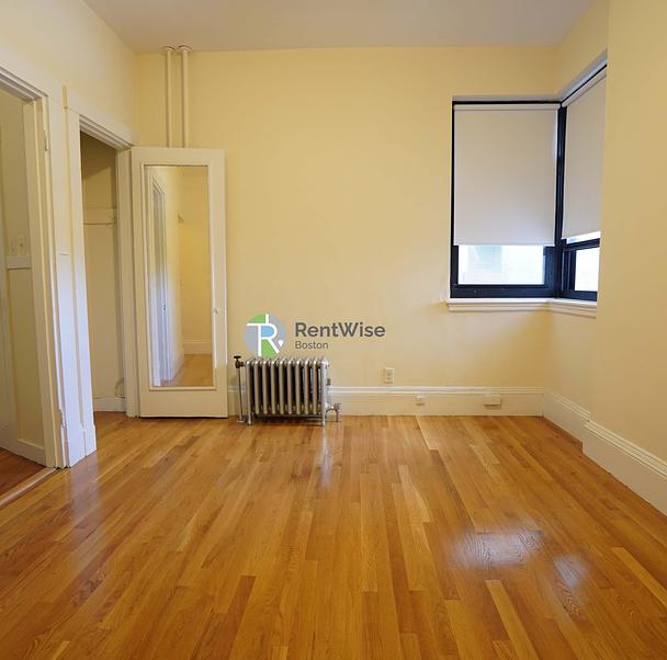 Photo of 504 Beacon St