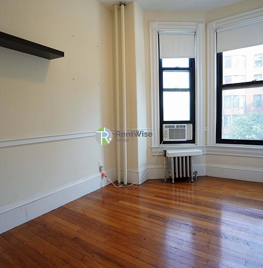 Photo of 504 Beacon St