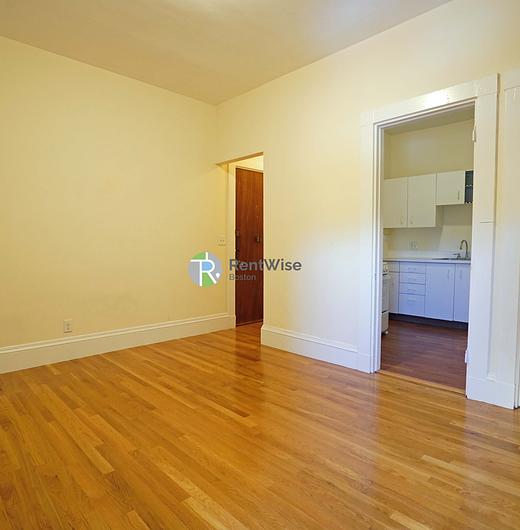 Photo of 504 Beacon St