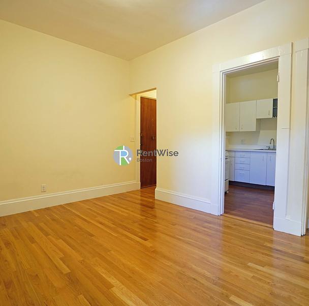 Photo of 504 Beacon St