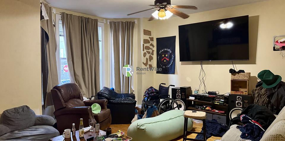 Photo of 731 Parker St