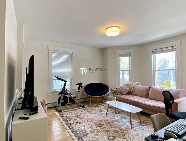 Photo of 319 Columbia St.