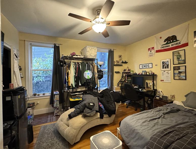 Photo of 731 Parker St