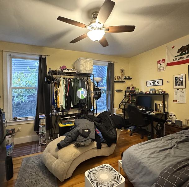 Photo of 731 Parker St