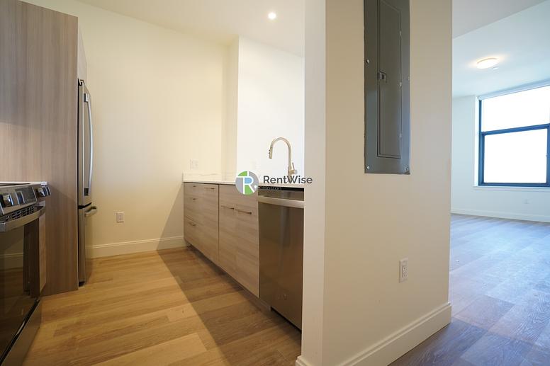 Photo of 1079 Commonwealth Ave (The Atrium)