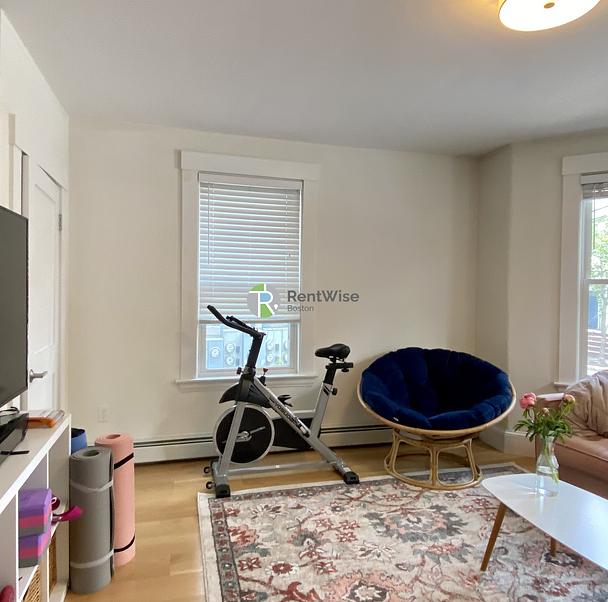 Photo of 319 Columbia St.