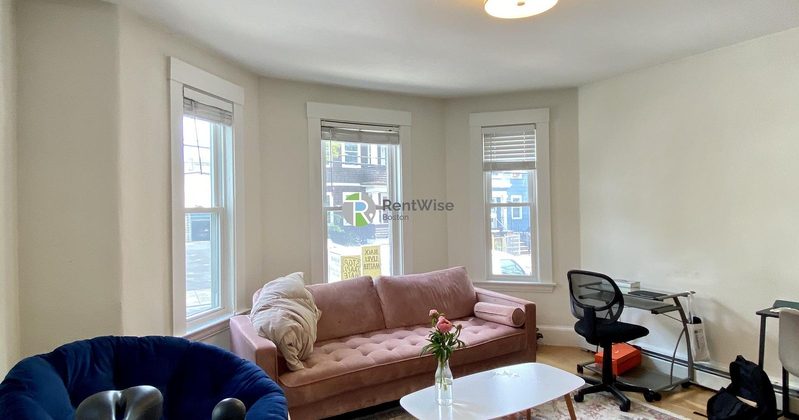 Photo of 319 Columbia St.