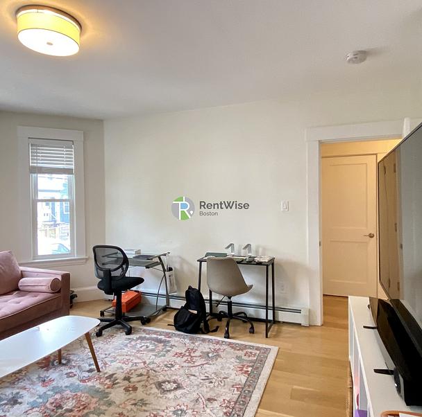 Photo of 319 Columbia St.