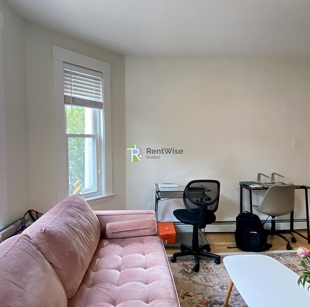Photo of 319 Columbia St.