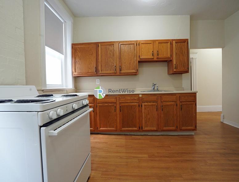 Photo of 1589 Beacon Street