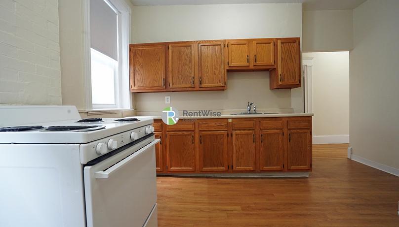 Photo of 1589 Beacon Street