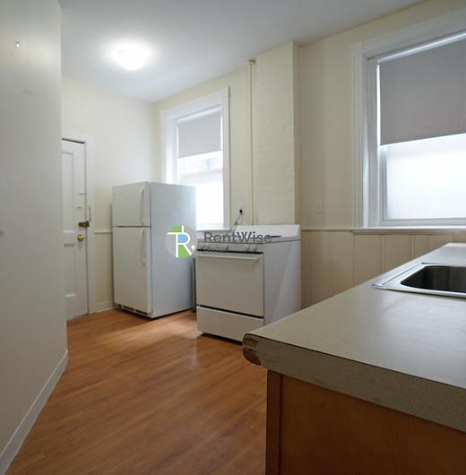 Photo of 1589 Beacon Street