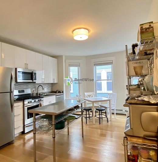 Photo of 319 Columbia St.