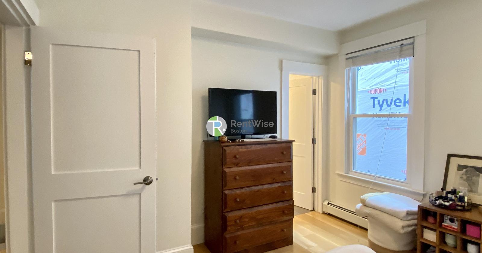 Photo of 319 Columbia St.