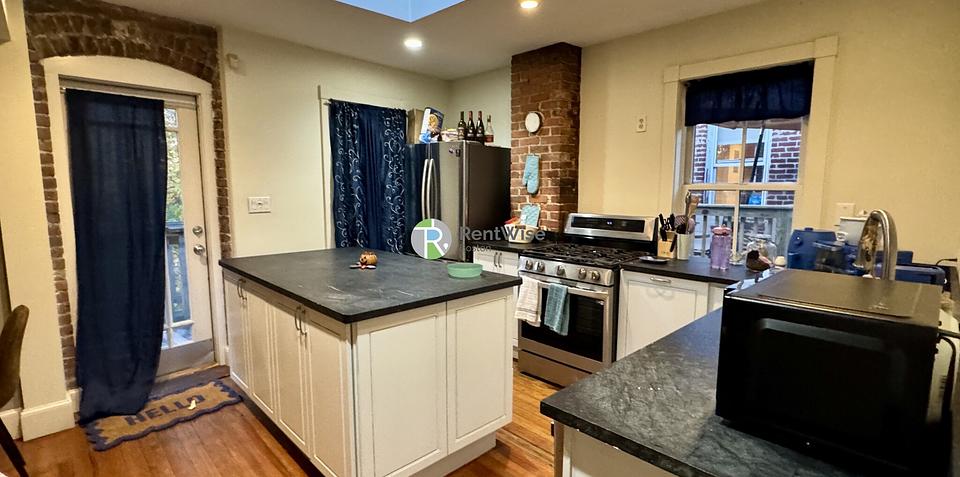 Photo of 151 Highland St