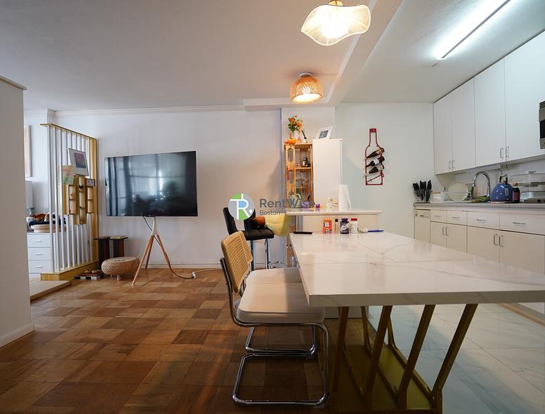 Photo of 6 Whittier Pl
