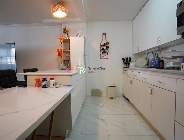 Photo of 6 Whittier Pl