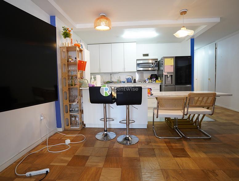 Photo of 6 Whittier Pl