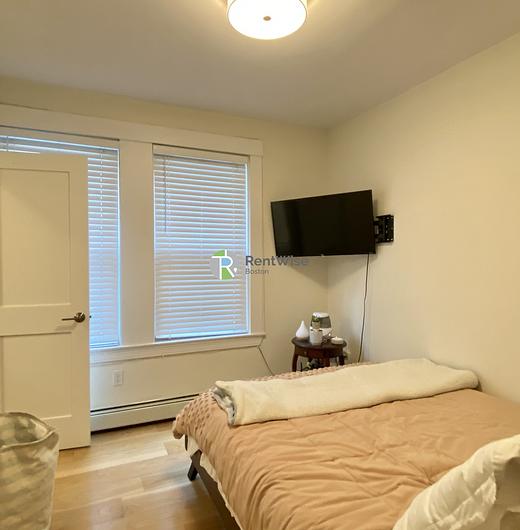 Photo of 319 Columbia St.