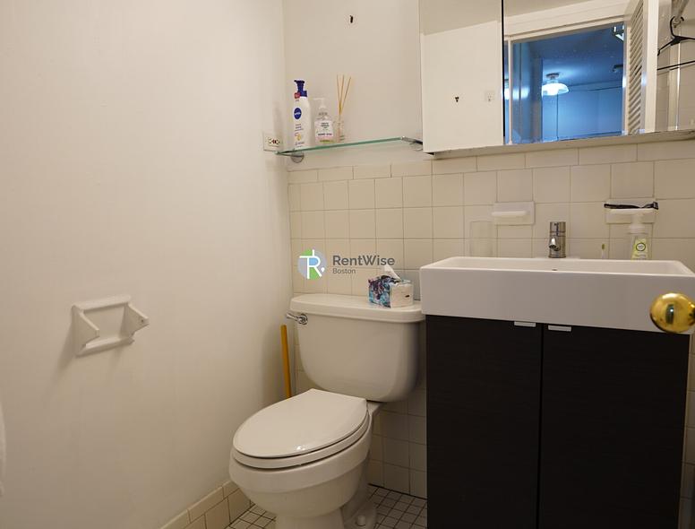 Photo of 6 Whittier Pl