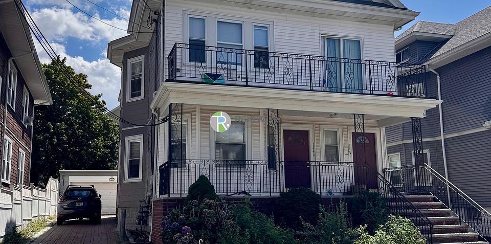 Photo of Gorgeous Tufts apartment