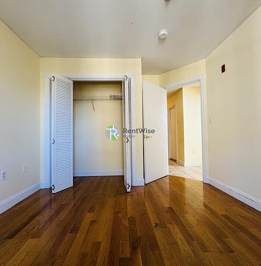 Photo of 90 Westland Avenue
